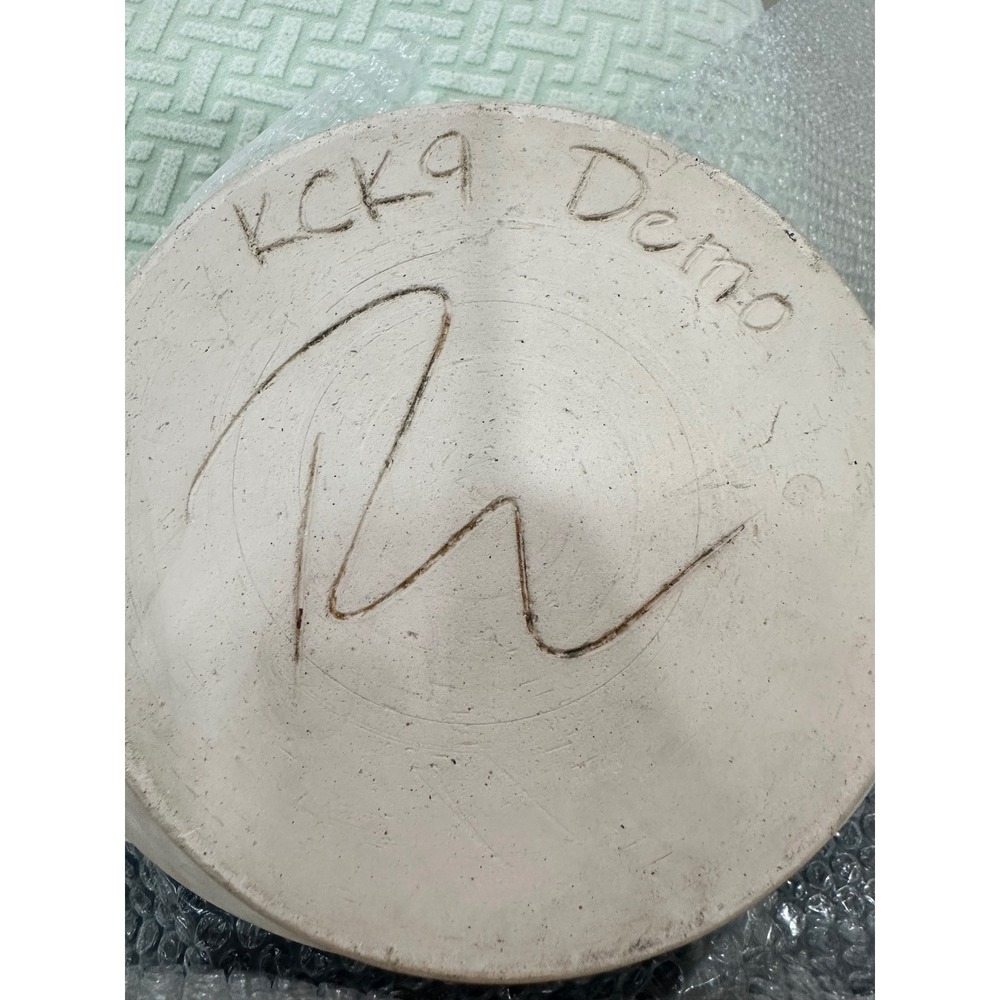 Handmade Studio Pottery Ceramic Triangular Bowl Matte Beige KCK9 Demo Signed - Picture 3 of 4